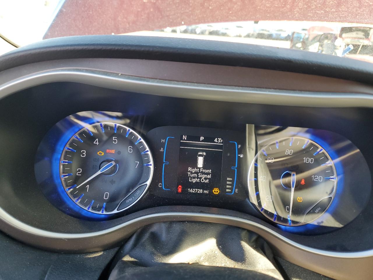 2017 Chrysler Pacifica - Image 9