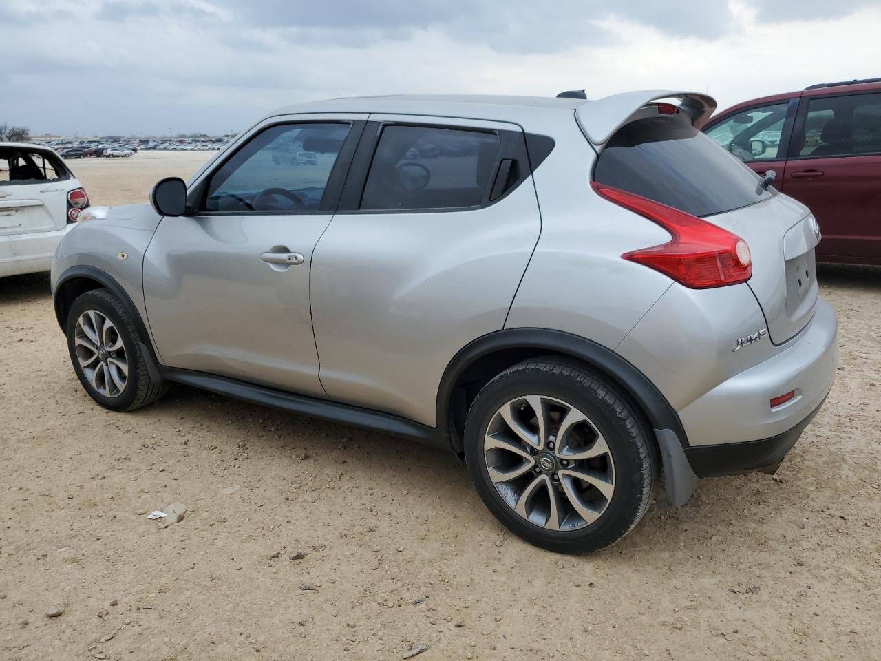 2011 Nissan Juke - Image 2