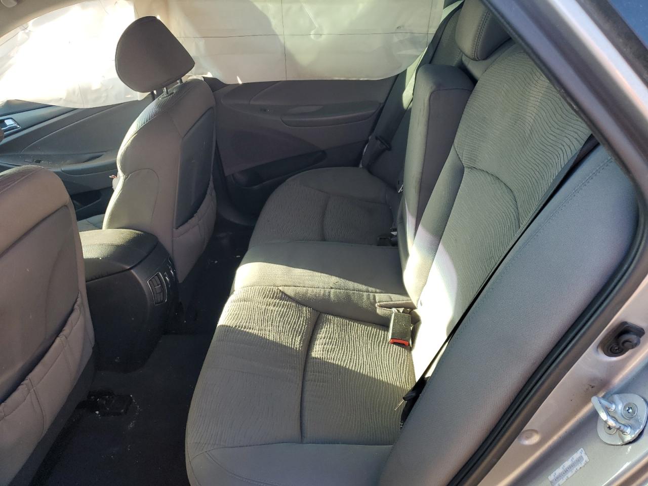 2011 Hyundai Sonata - Image 10