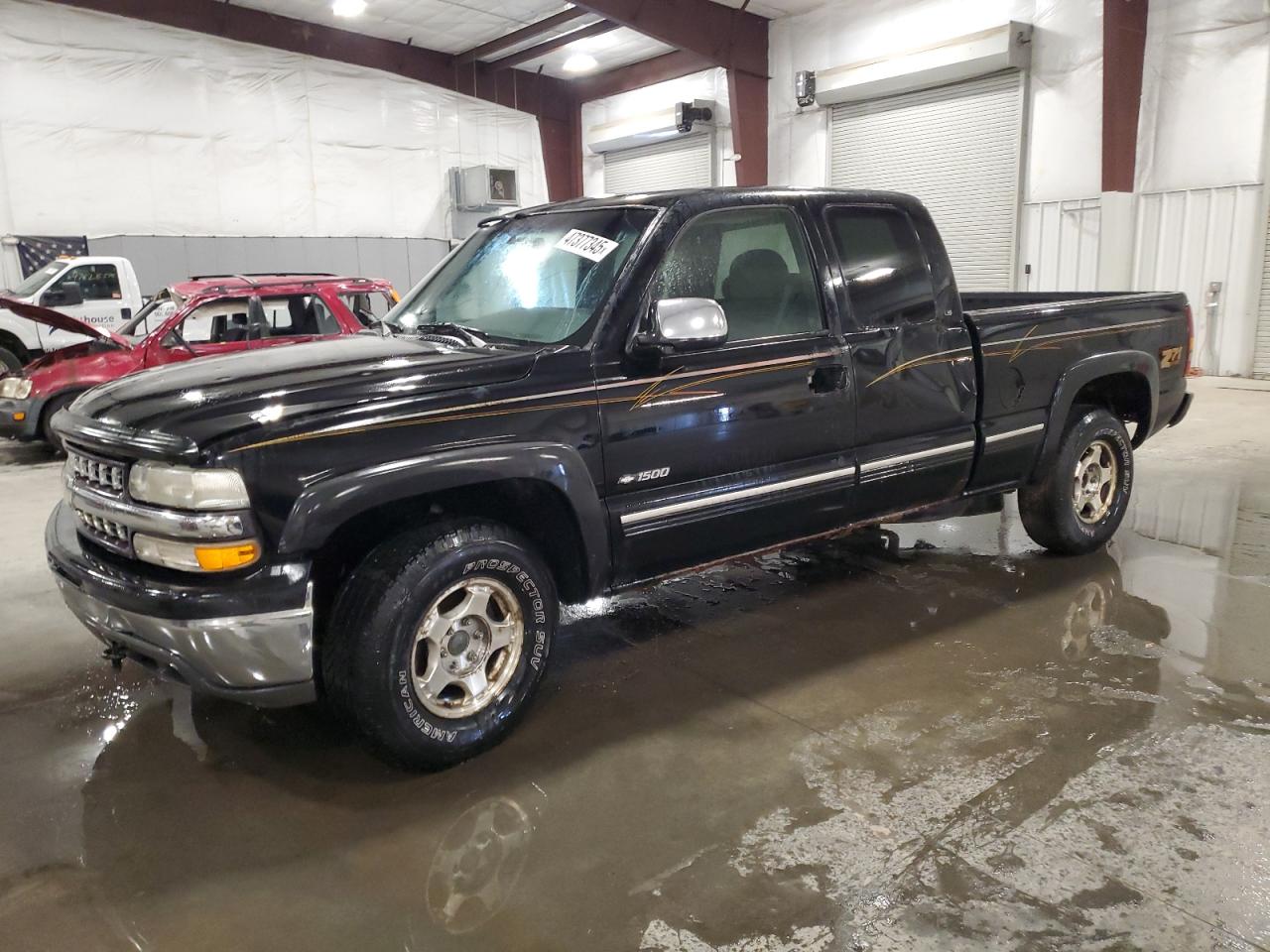 2000 Chevrolet Silverado - Image 1