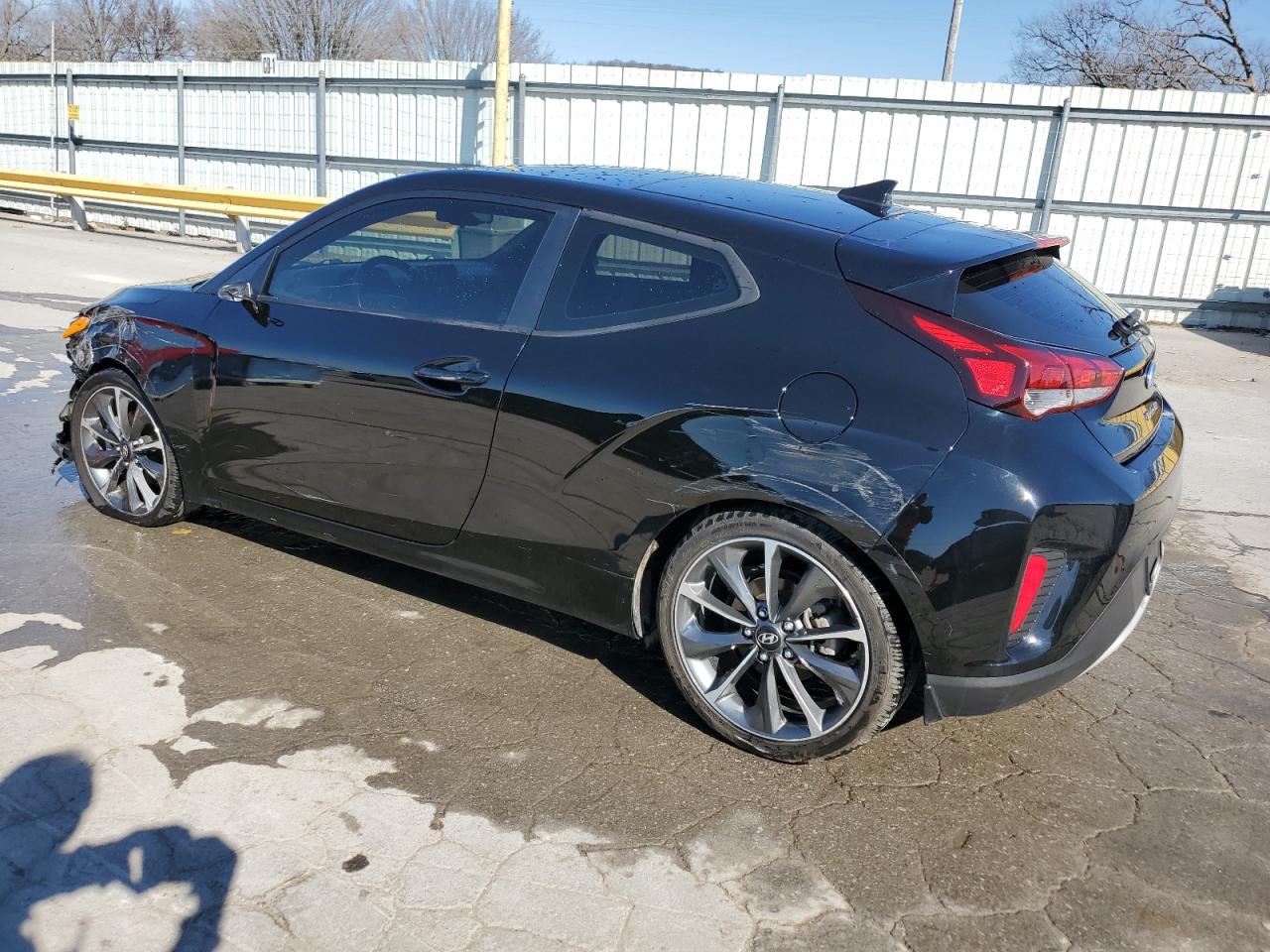 2020 Hyundai Veloster - Image 2