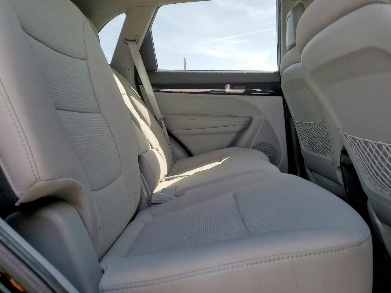 2014 Kia Sorento - Image 10