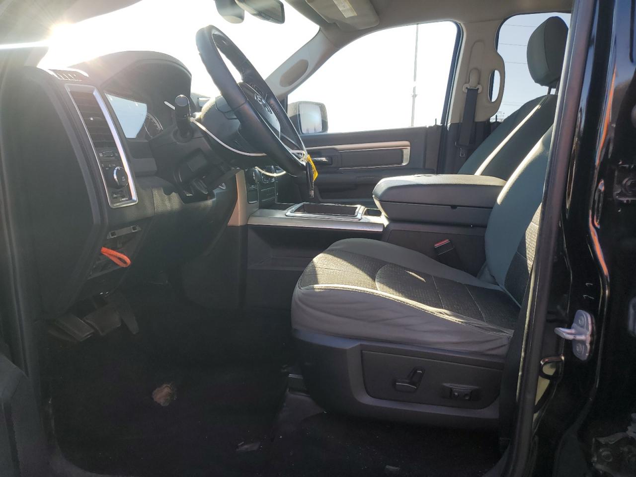 2014 RAM 1500 - Image 7