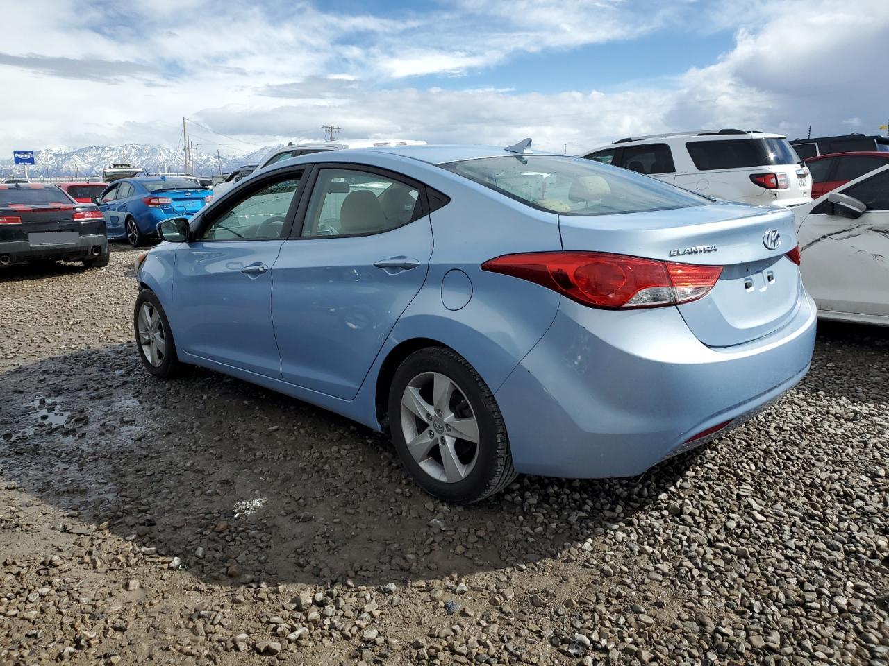 2012 Hyundai Elantra - Image 2