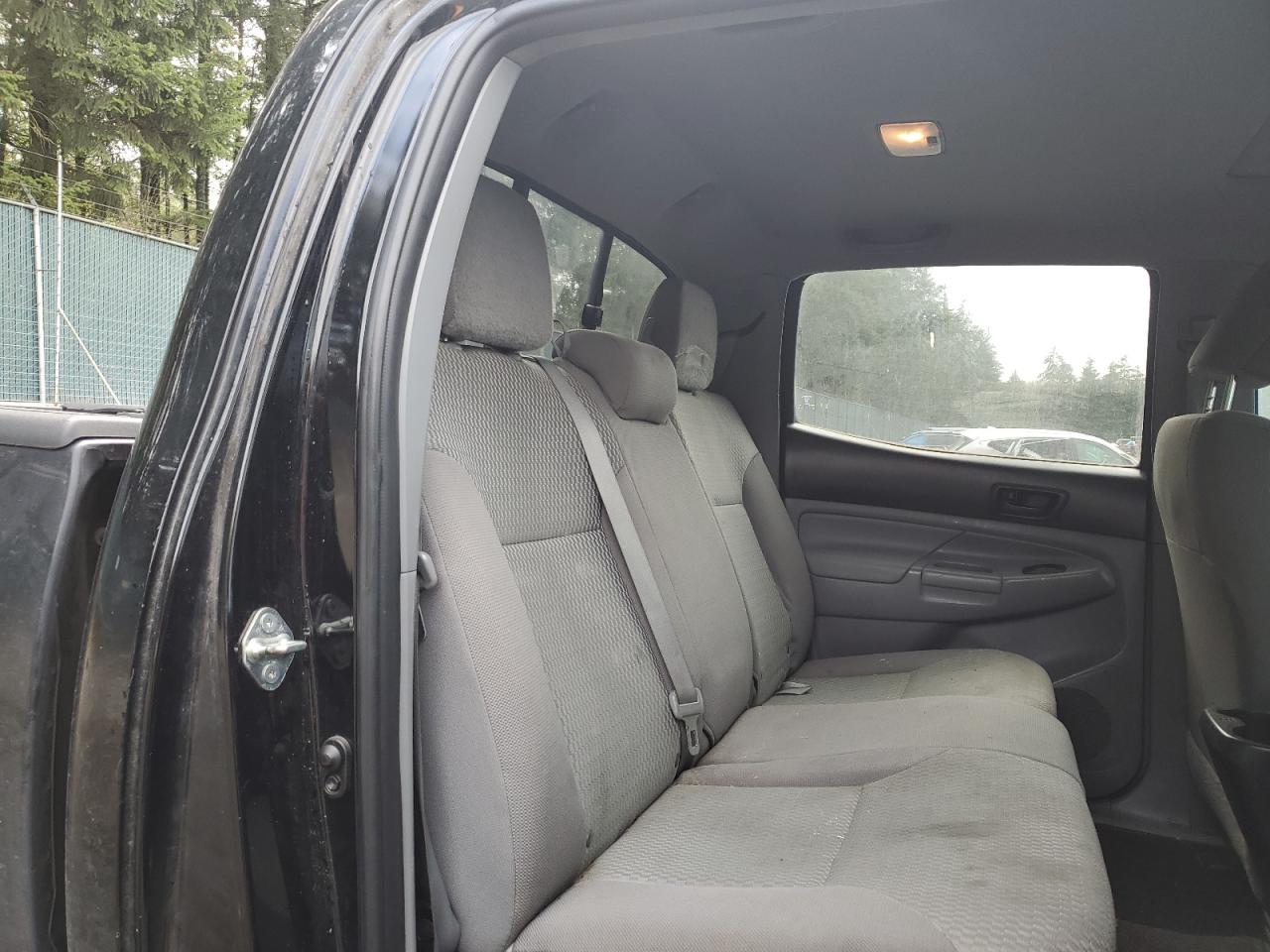2014 Toyota Tacoma - Image 11
