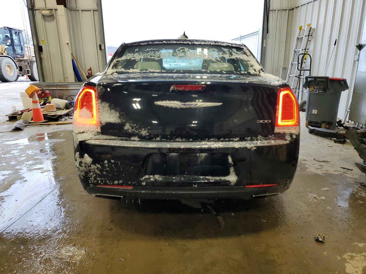 2018 Chrysler 300 - Image 6