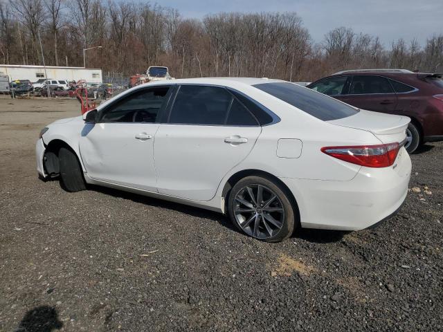 Sedans TOYOTA CAMRY 2015 Biały