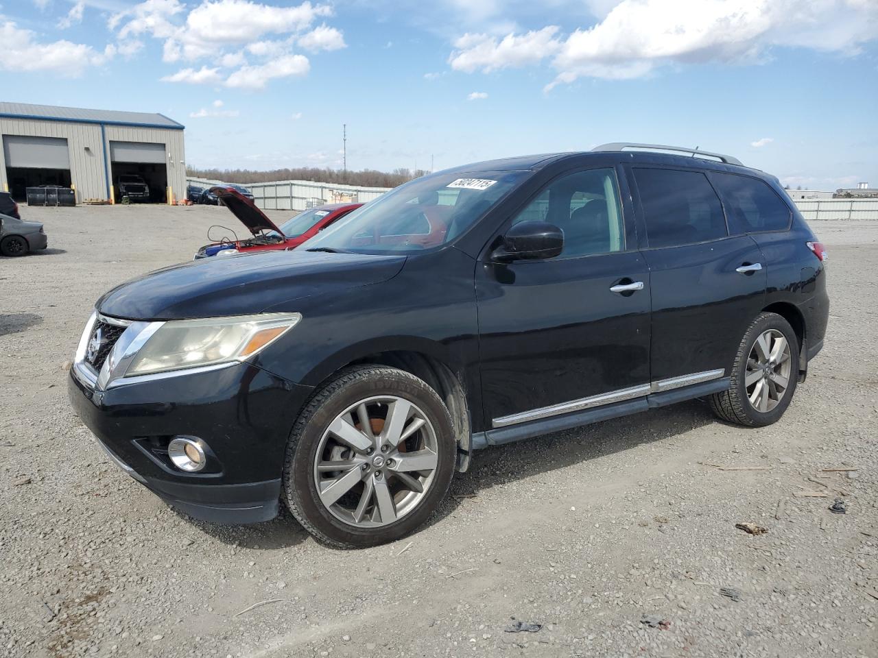 2013 Nissan Pathfinder S იყიდება Earlington-ში, KY - Hail