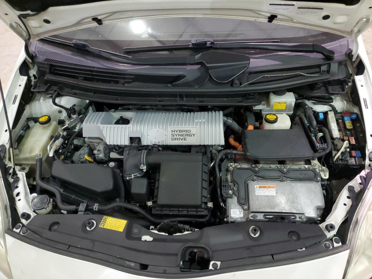 2012 Toyota Prius - Image 11