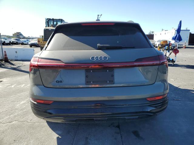  AUDI Q8 E-TRON 2024 Srebrny