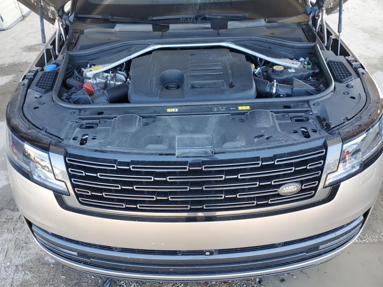 2023 Land Rover Range Rover - Image 12
