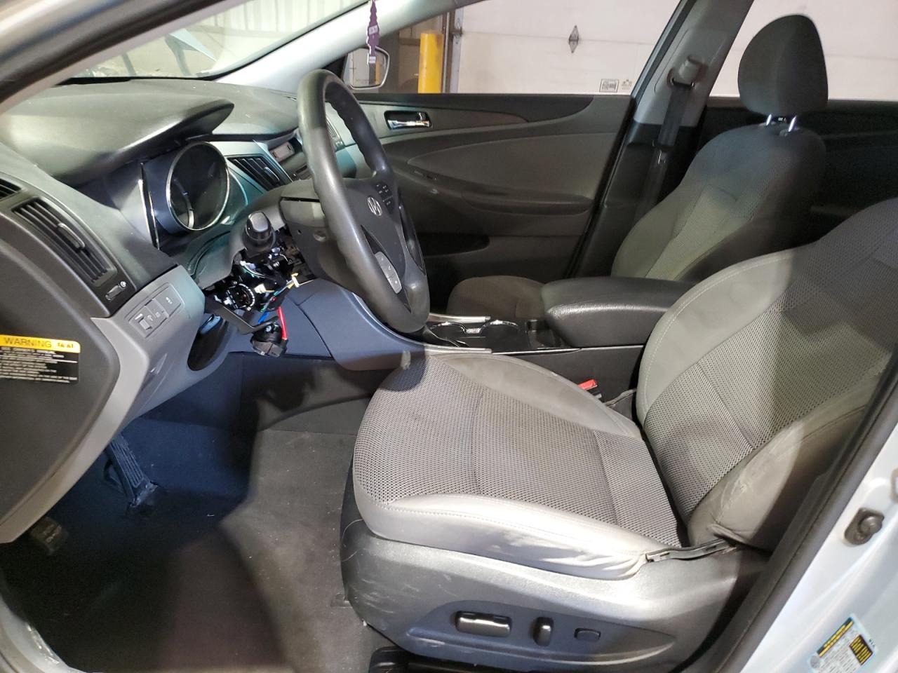 2012 Hyundai Sonata - Image 7