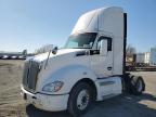 2014 Kenworth T680 Semi Truck იყიდება Cahokia Heights-ში, IL - Minor Dent/Scratches
