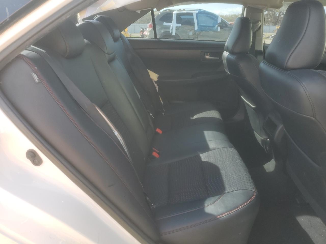 2015 Toyota Camry - Image 10
