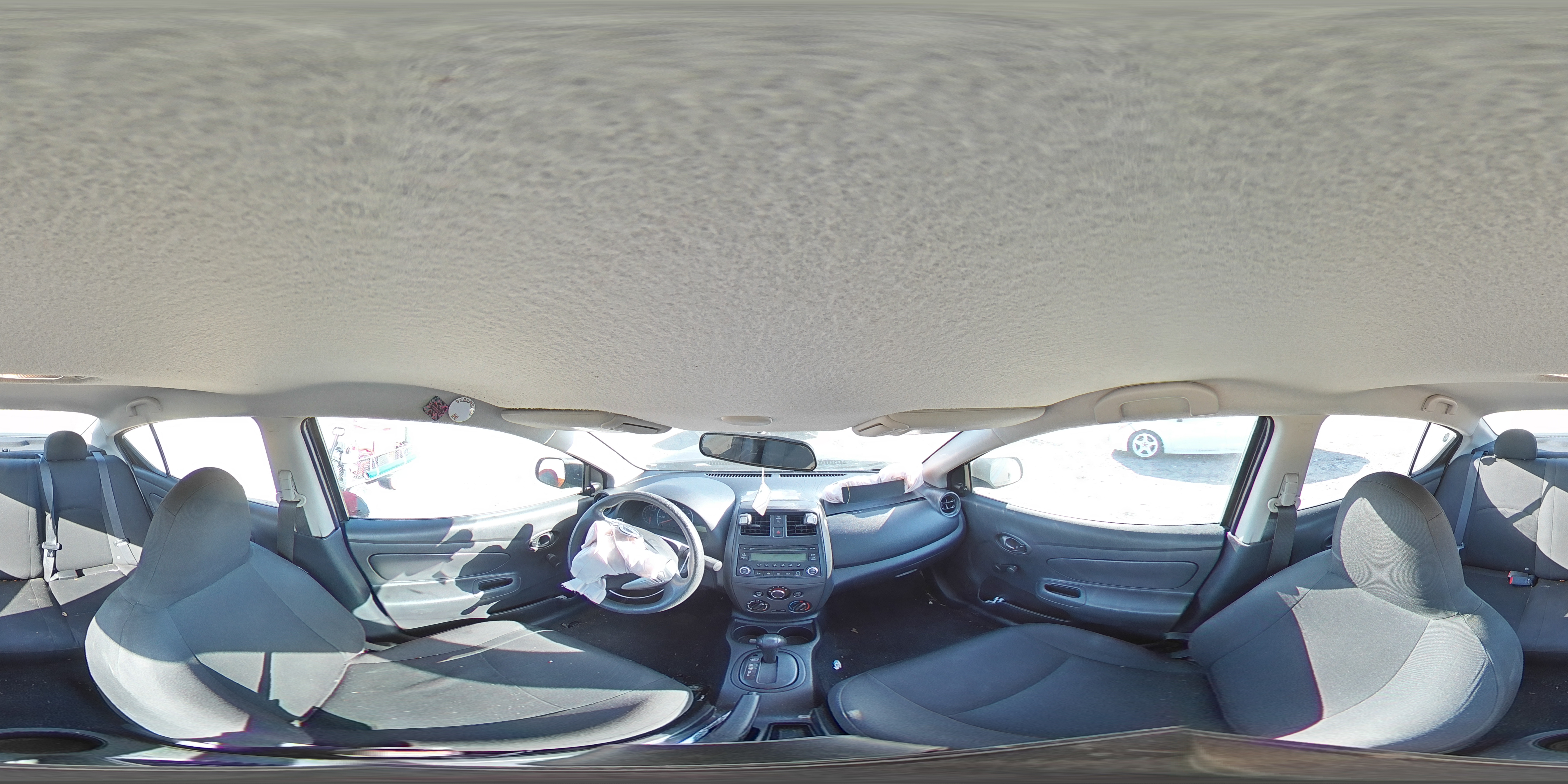 2015 Nissan Versa - Image 13