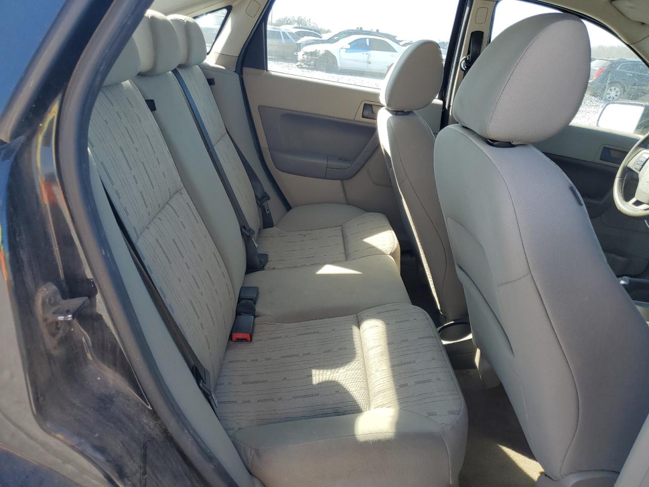 2011 Ford Focus - Image 11