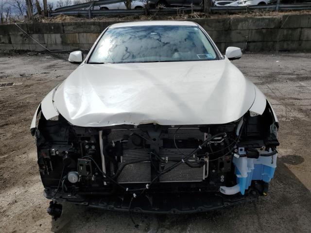  INFINITI Q50 2021 Biały