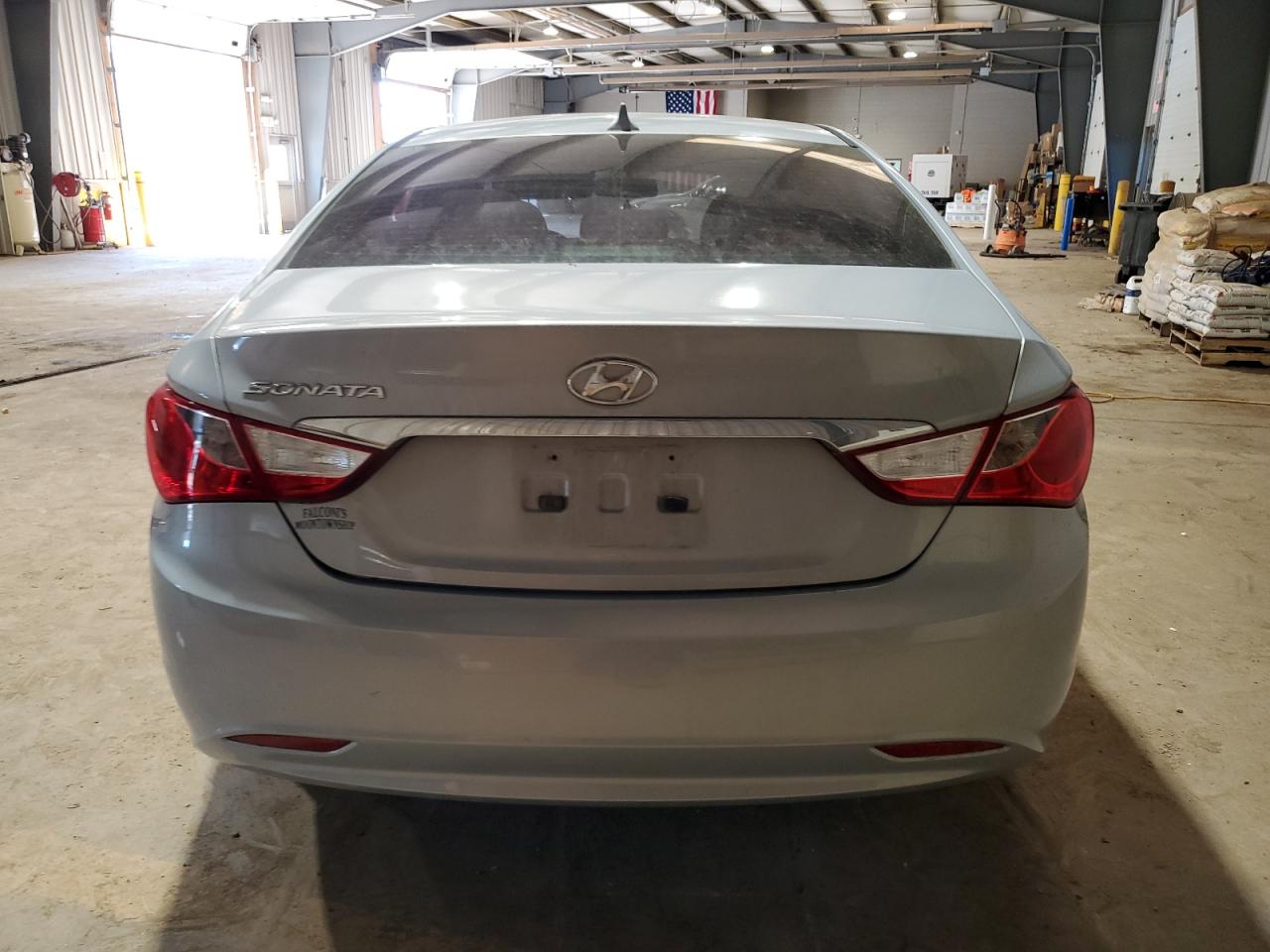 2012 Hyundai Sonata - Image 6