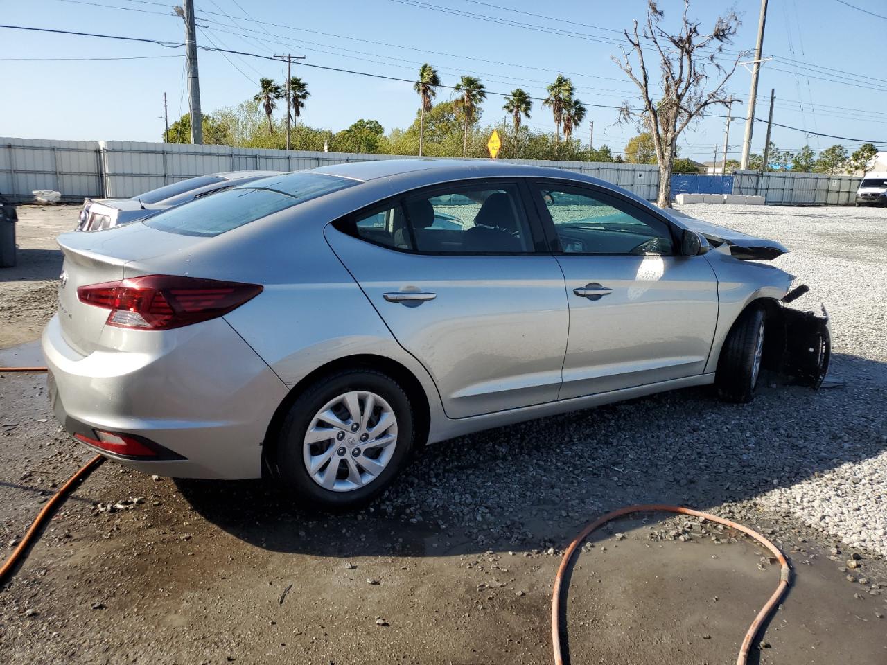 2020 Hyundai Elantra - Image 3