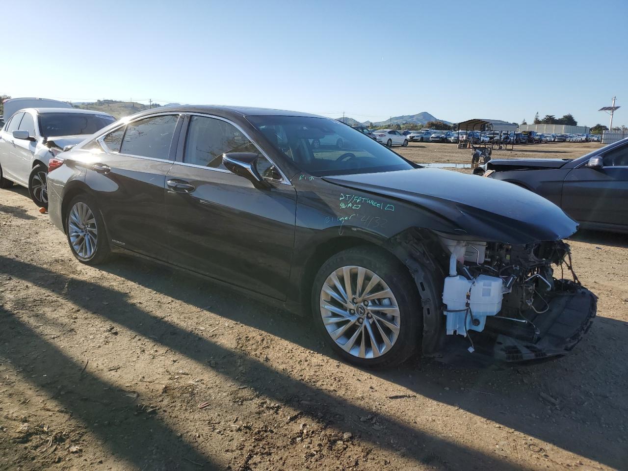 2021 Lexus ES - Image 4