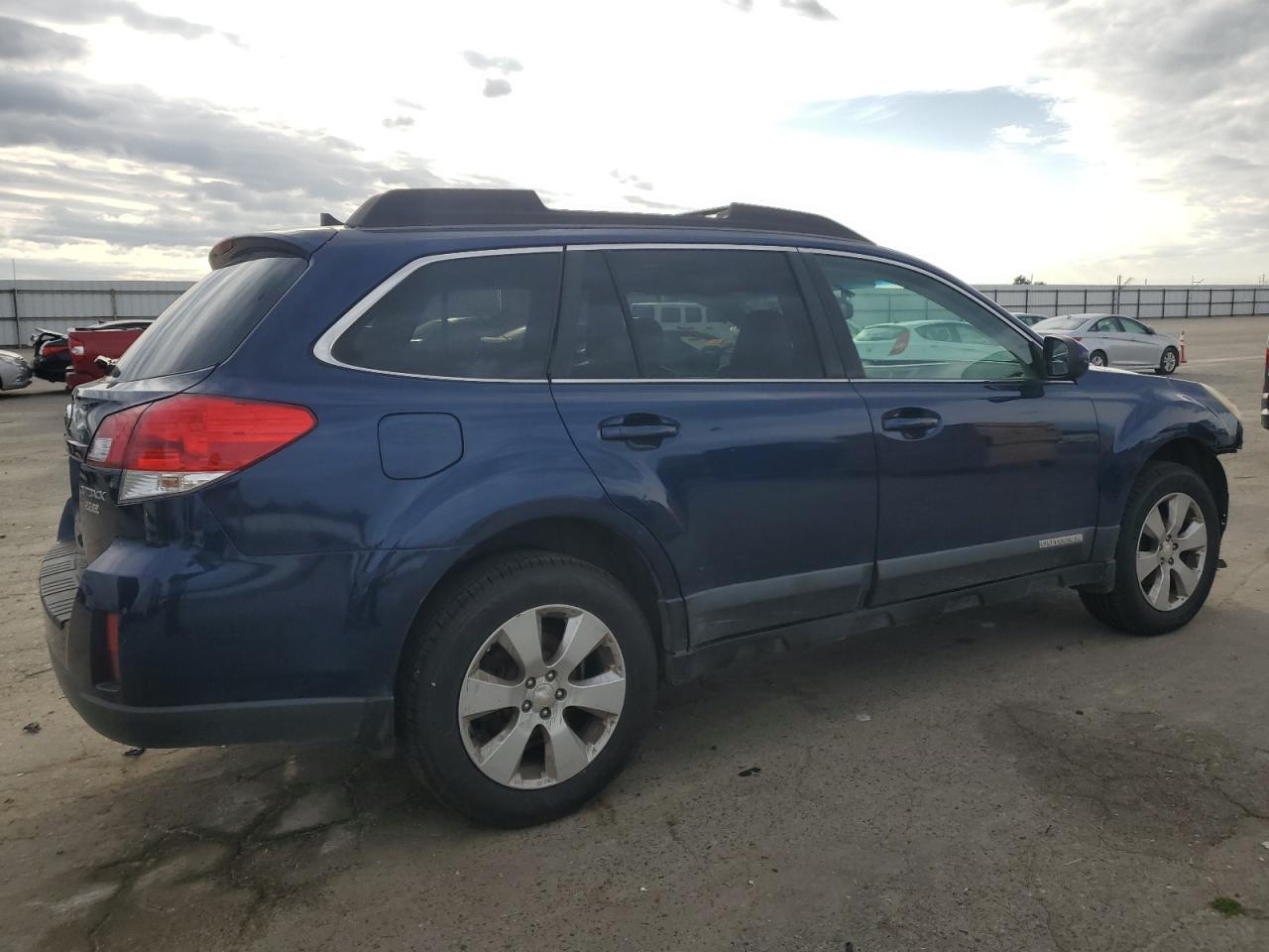 2011 Subaru Outback - Image 3