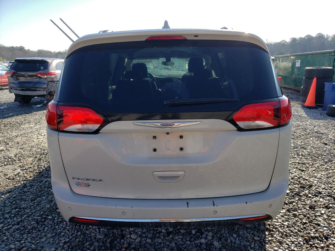 2020 Chrysler Pacifica - Image 6