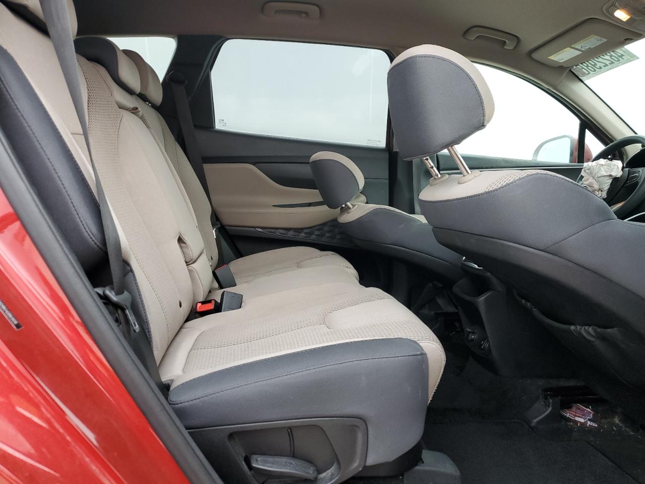 2019 Hyundai Santa Fe - Image 11