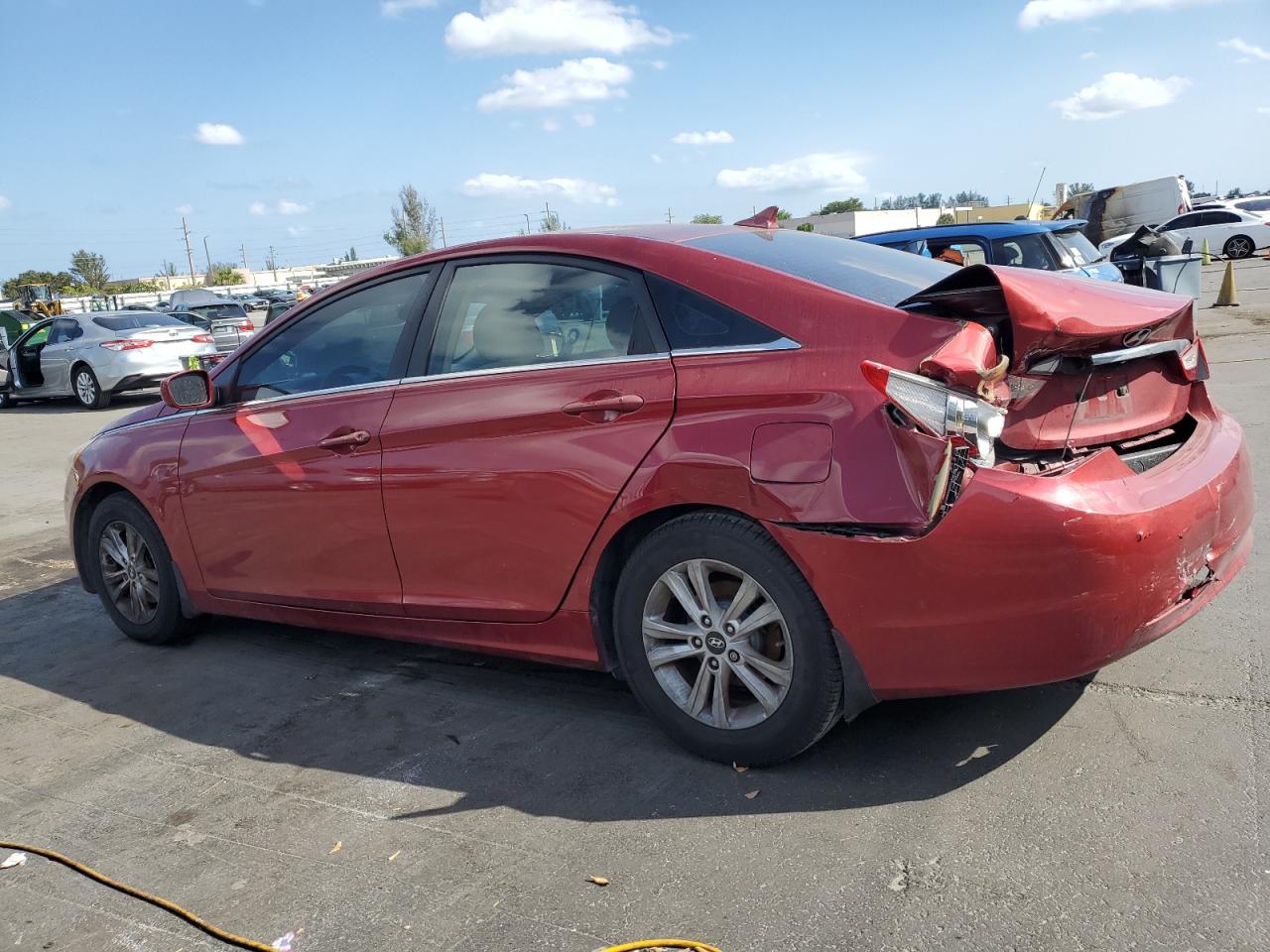 2011 Hyundai Sonata - Image 2
