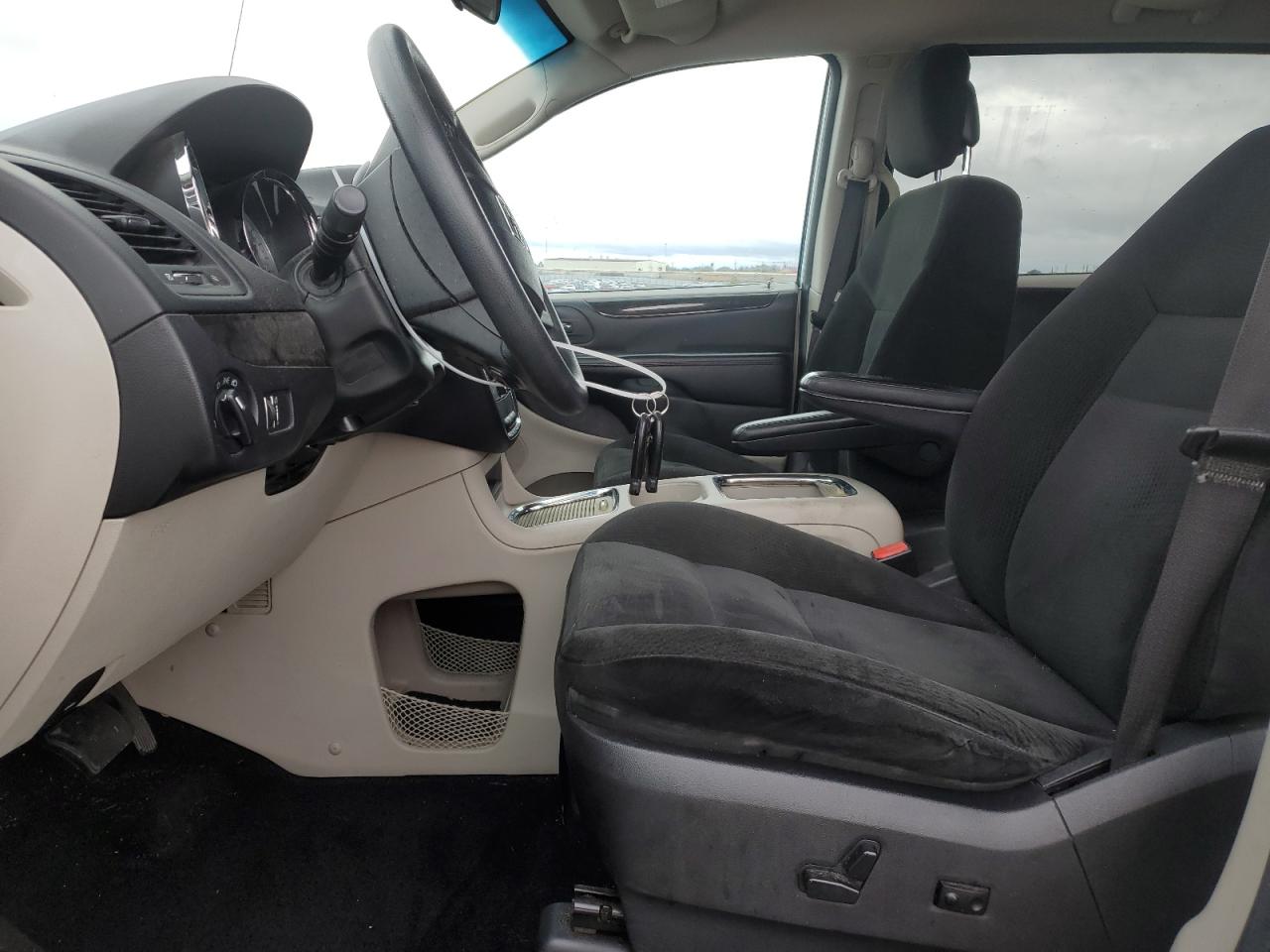2016 Dodge Caravan - Image 7