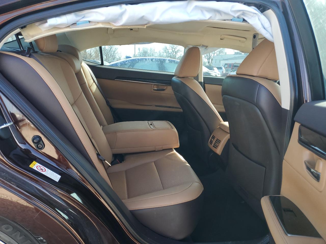 2016 Lexus ES - Image 10