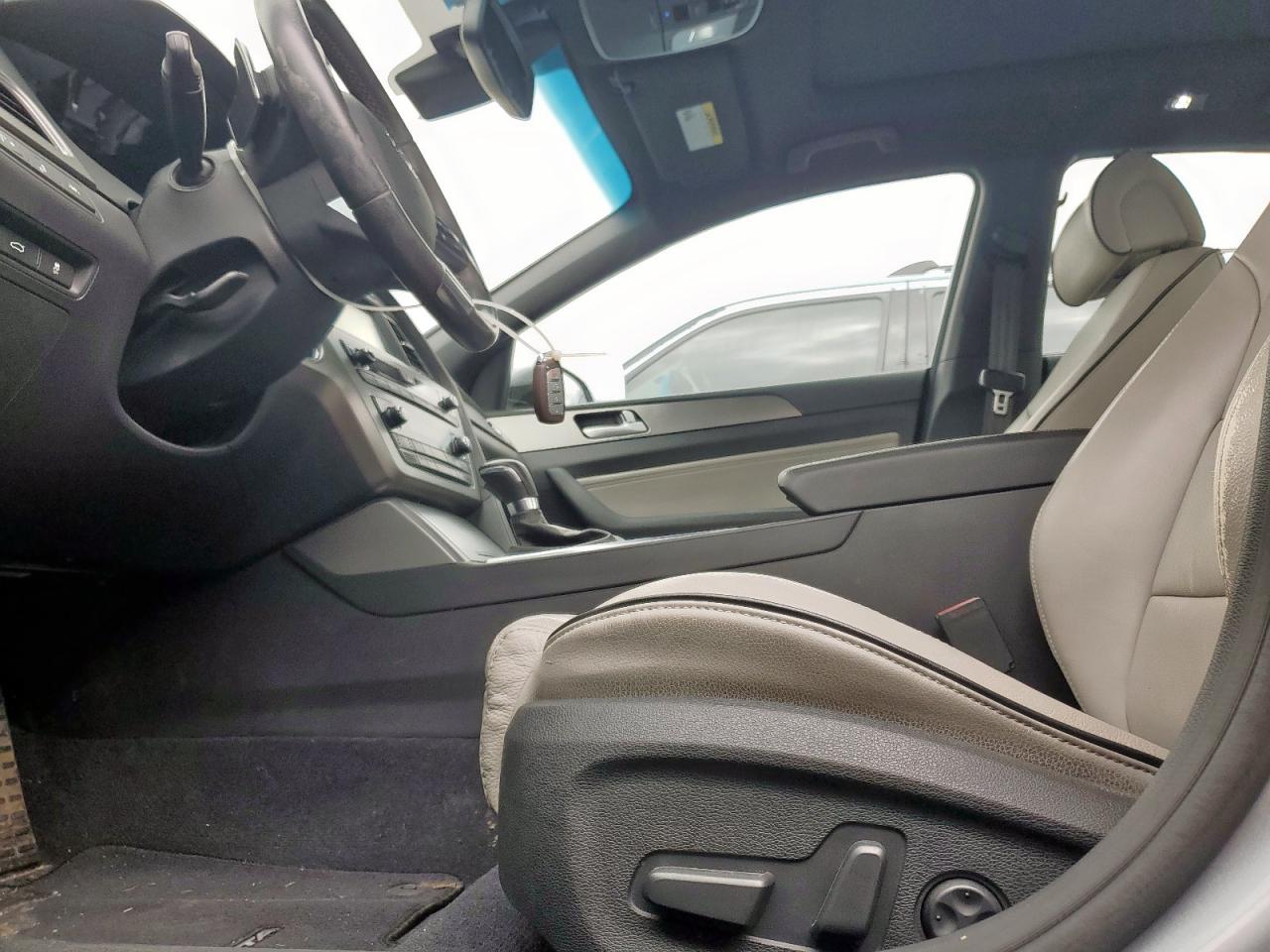 2015 Hyundai Sonata - Image 7