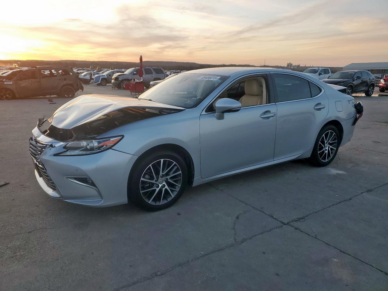2017 Lexus Es 350 for Sale in Grand Prairie, TX - Front End