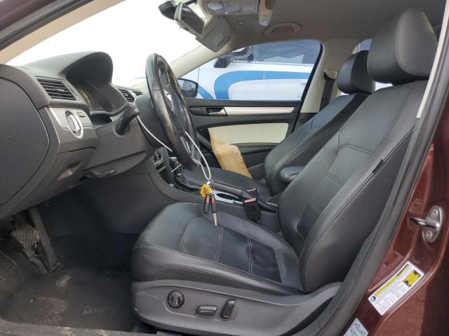 Седани VOLKSWAGEN PASSAT 2013 Бордовий