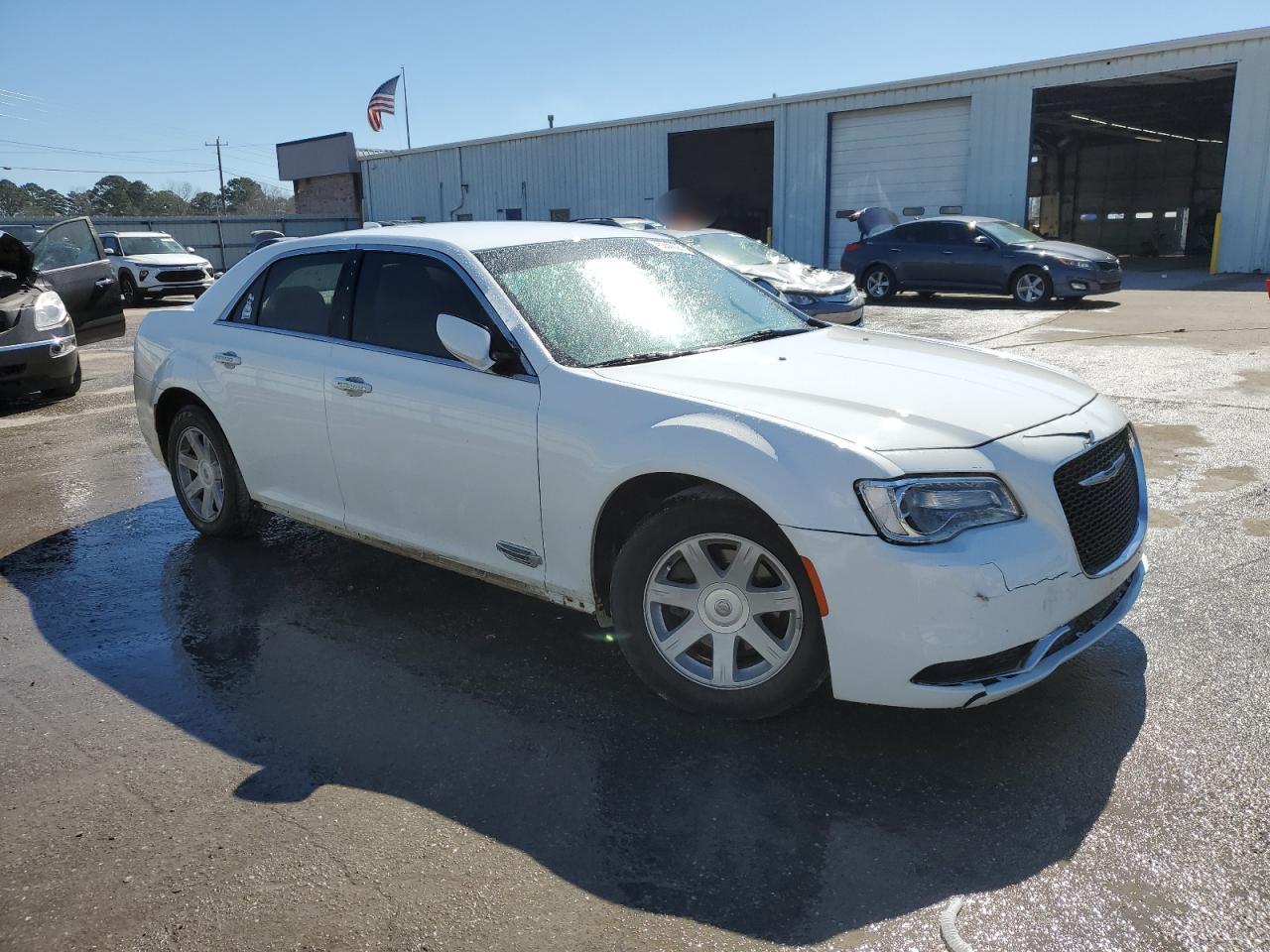 2015 Chrysler 300 - Image 4