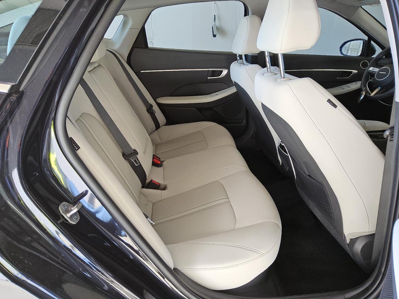 2025 Hyundai Sonata - Image 10