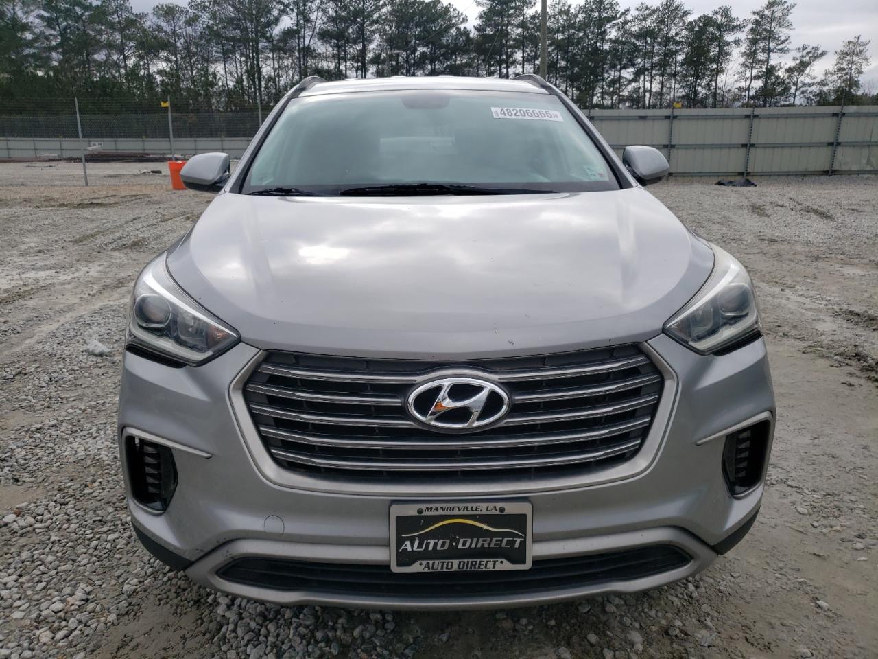 2017 Hyundai Santa Fe - Image 5