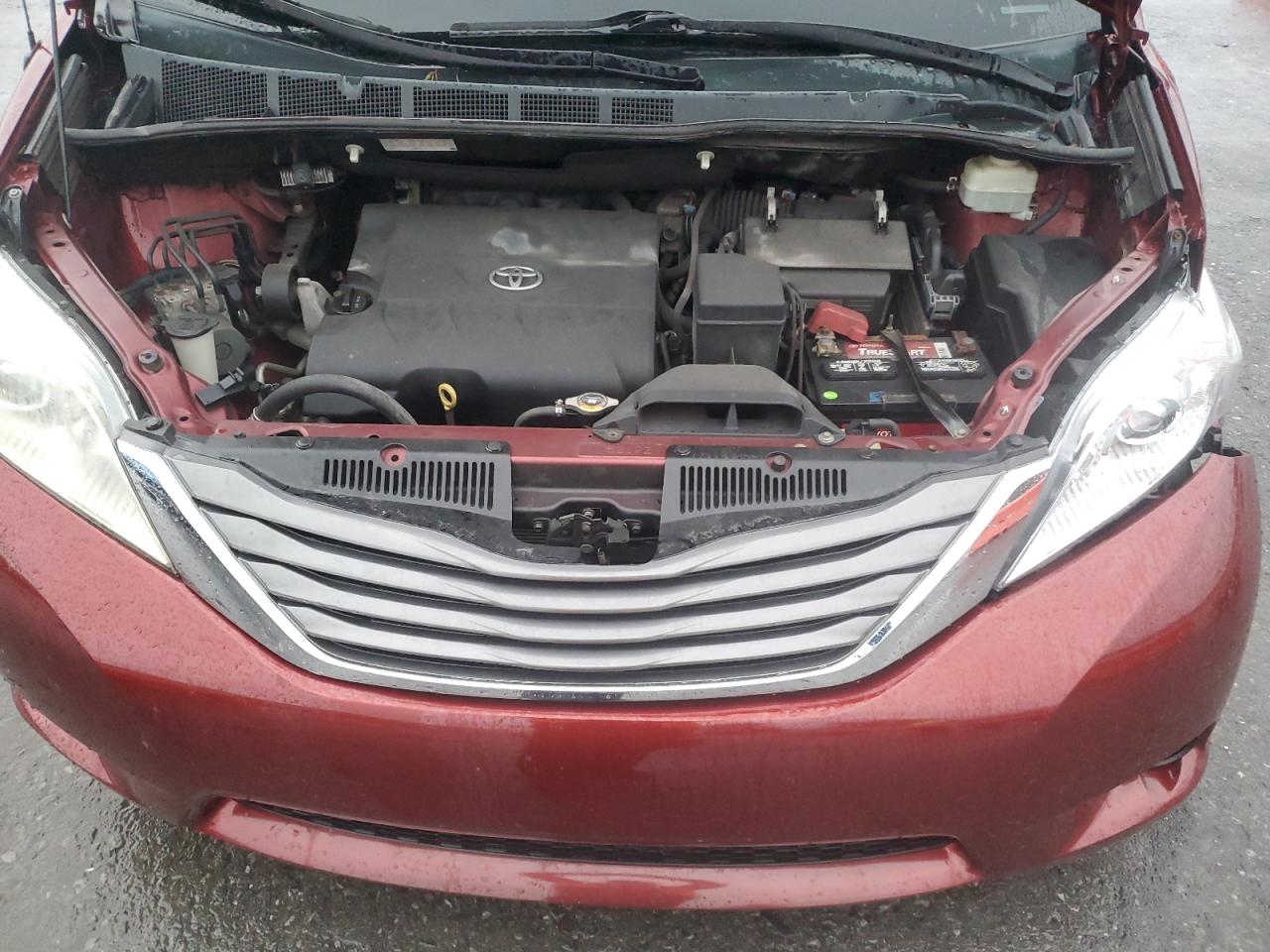 2013 Toyota Sienna - Image 12