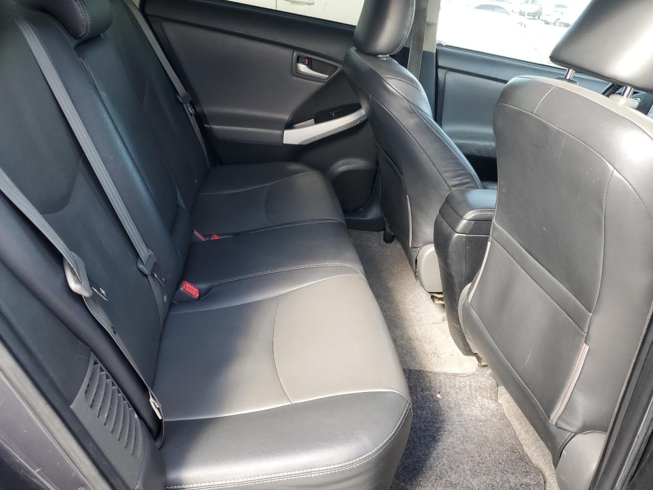 2012 Toyota Prius - Image 10