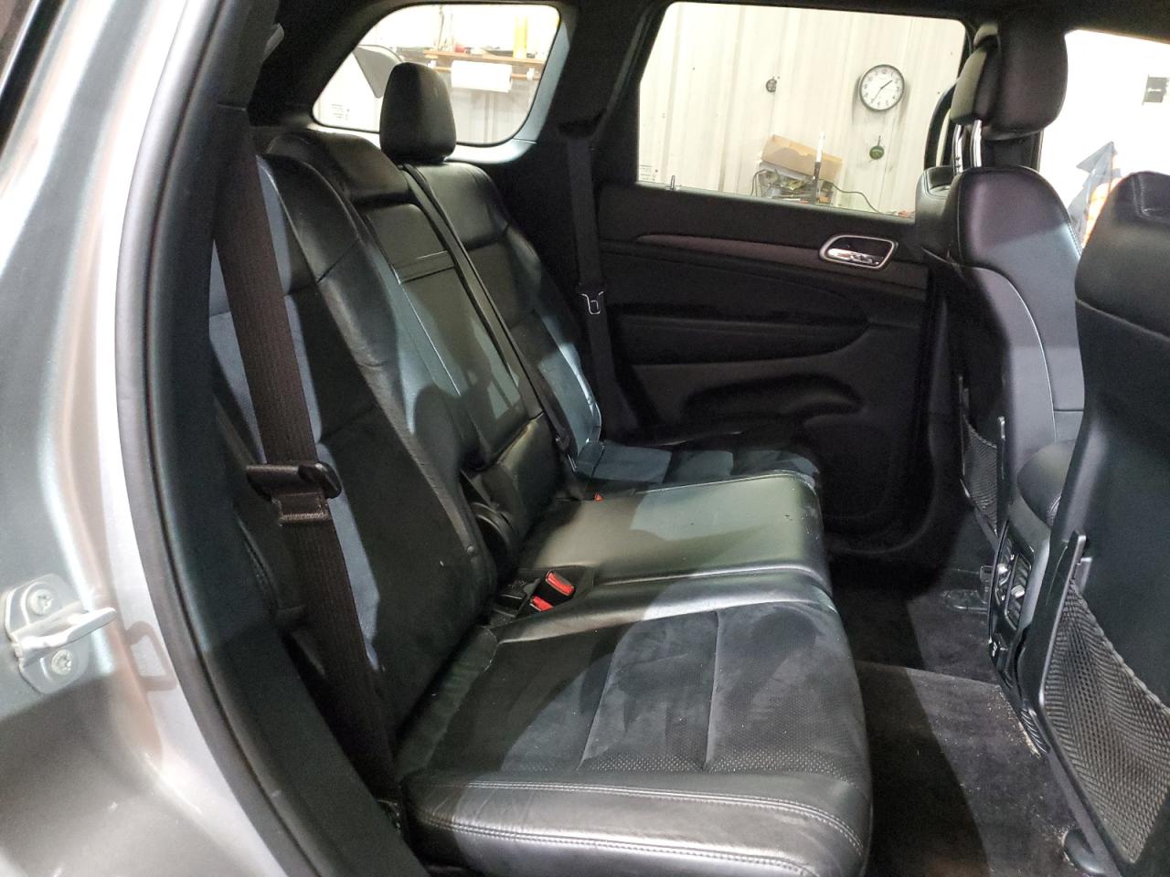 2017 Jeep Grand Cherokee - Image 12