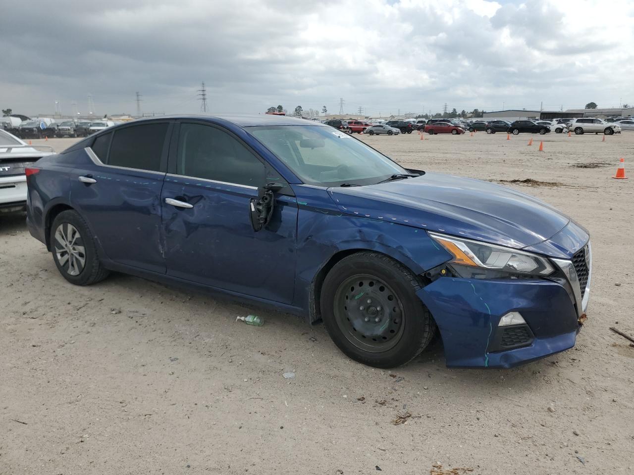 2020 Nissan Altima - Image 4