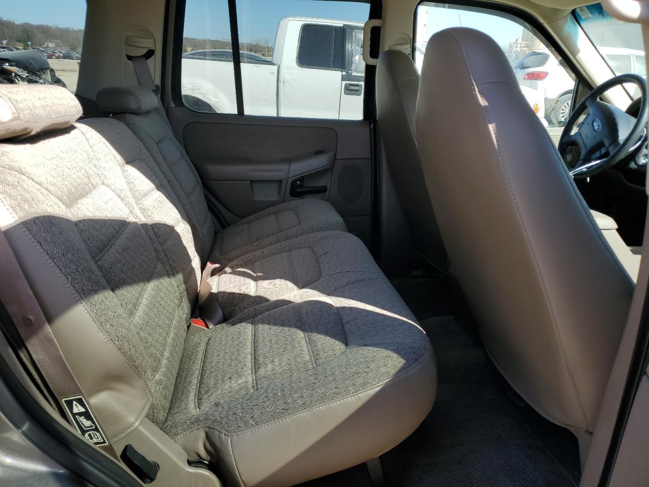 2002 Ford Explorer - Image 11