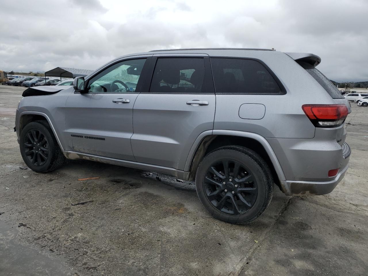 2020 Jeep Grand Cherokee - Image 2
