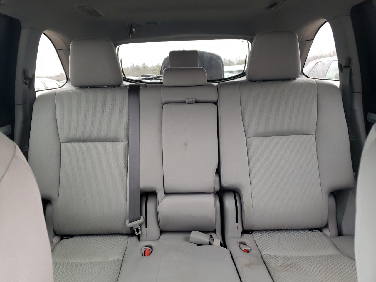 2017 Toyota Highlander - Image 10
