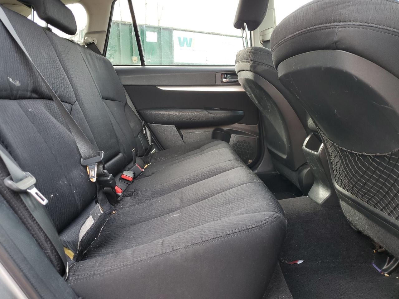 2010 Subaru Outback - Image 10