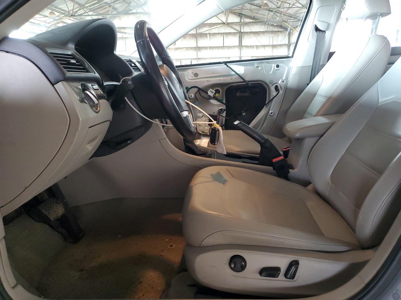 2015 Volkswagen Passat - Image 7