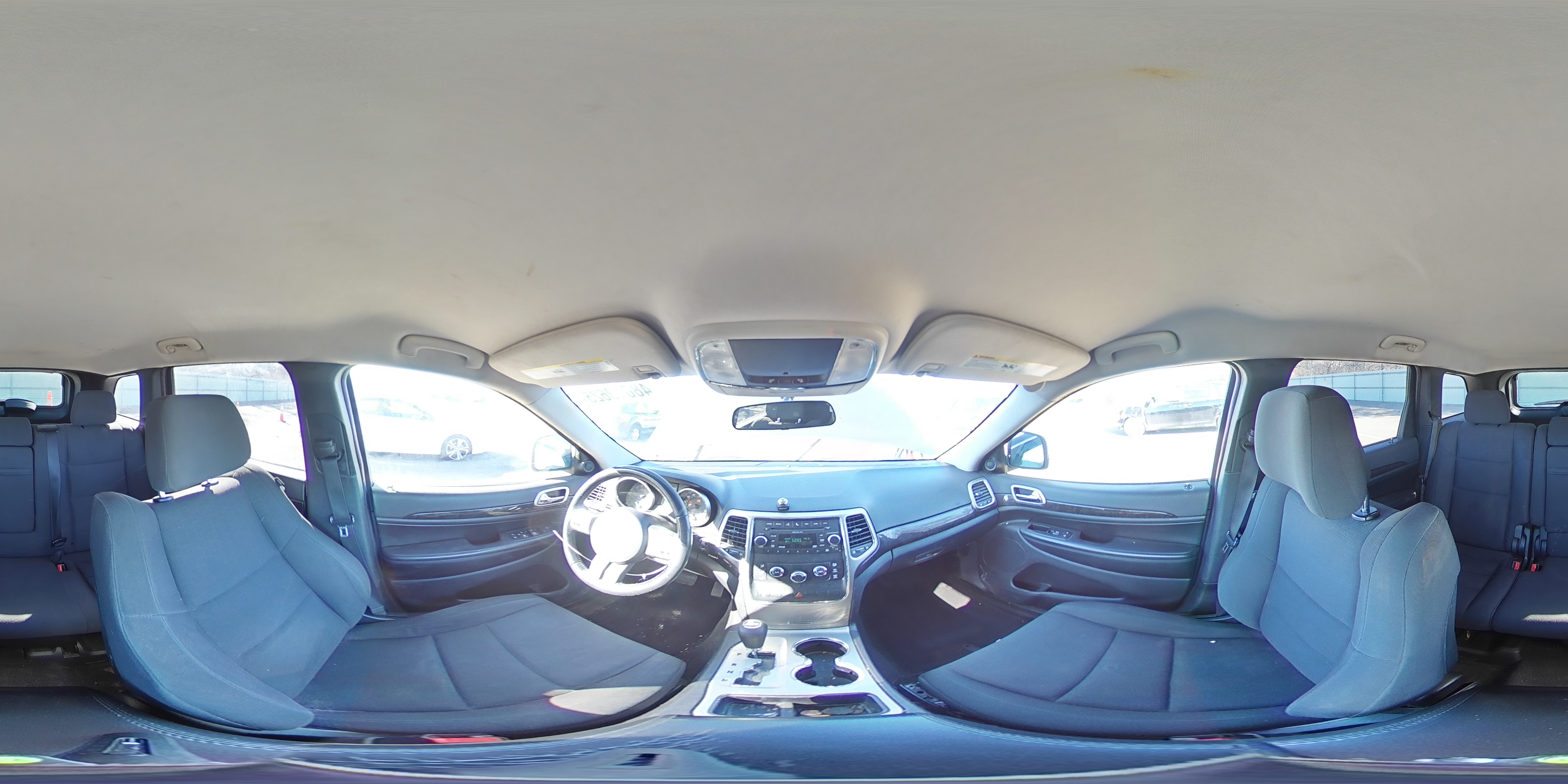 2011 Jeep Grand Cherokee - Image 14