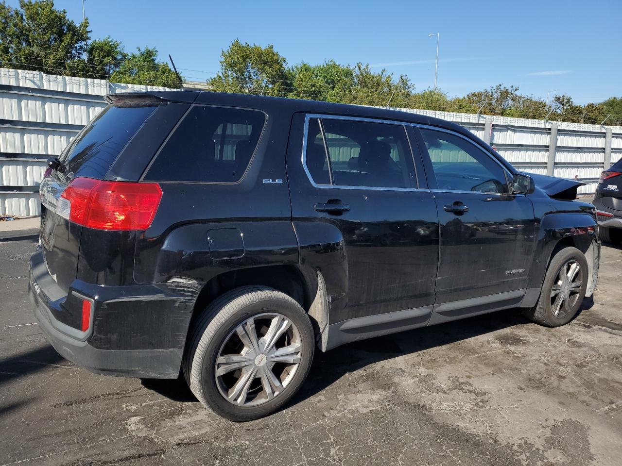 2017 GMC Terrain - Image 3