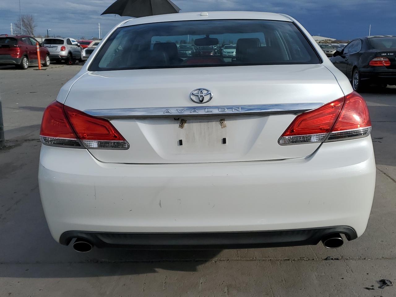 2012 Toyota Avalon - Image 6