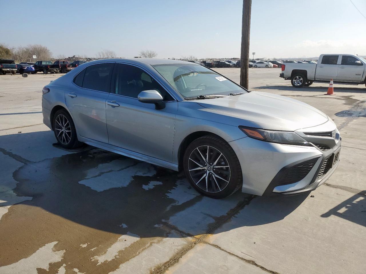2021 Toyota Camry - Image 4