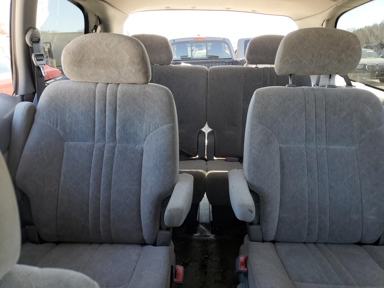 2000 Toyota Sienna - Image 10